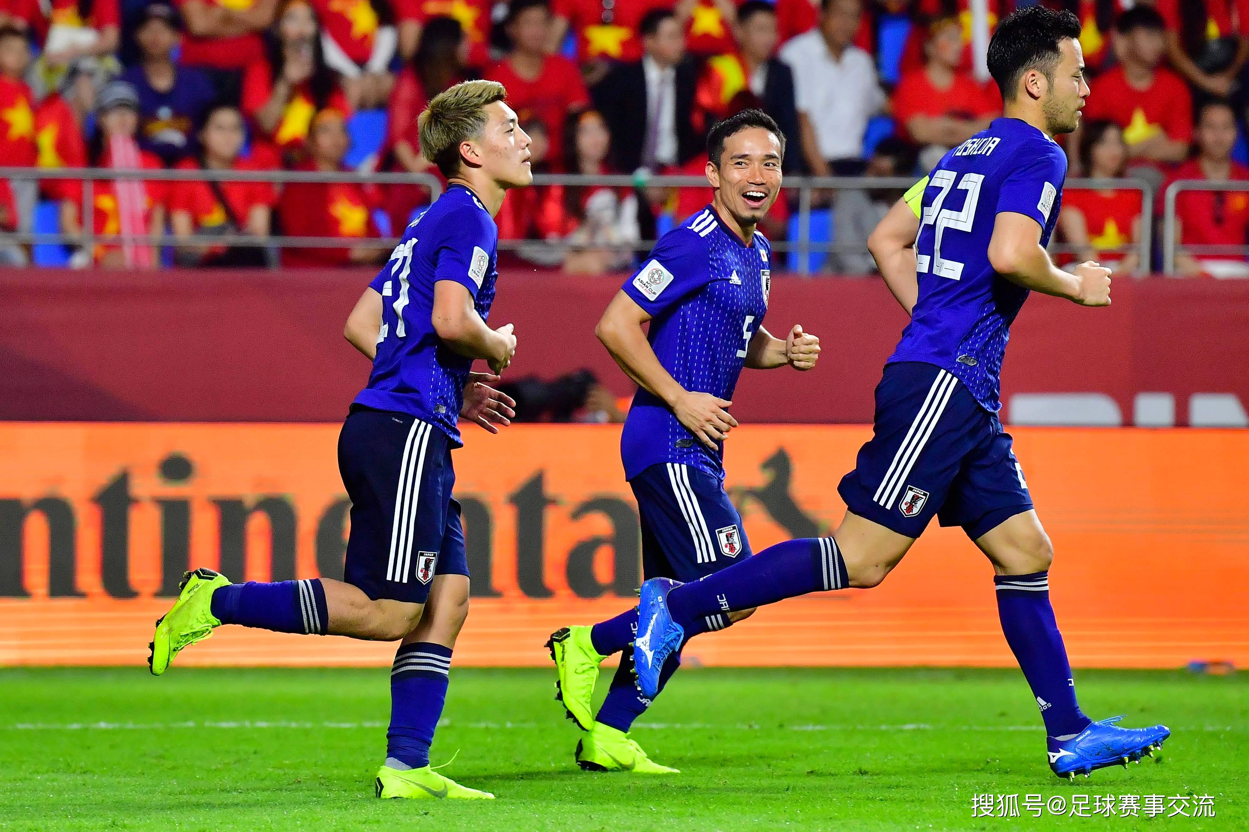 包含集结日新疆广汇备战欧冠国际比赛日波尔图备战英超，这操作让人直呼：国际米兰围绕中超篮板制胜的词条